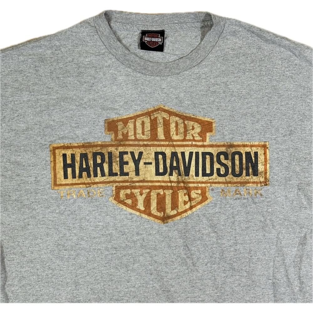 Harley‎ Davidson Oconomowoc WI Gray Tee Men XL Bar Shield Motorcycle Shirt - Picture 2 of 8